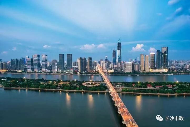 以城市，見未來；與城市，共成長